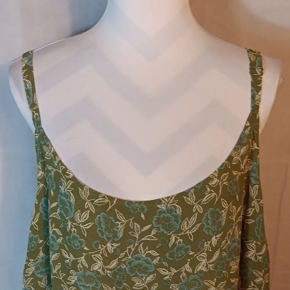 Green Floral Cami - Picture 2 of 7
